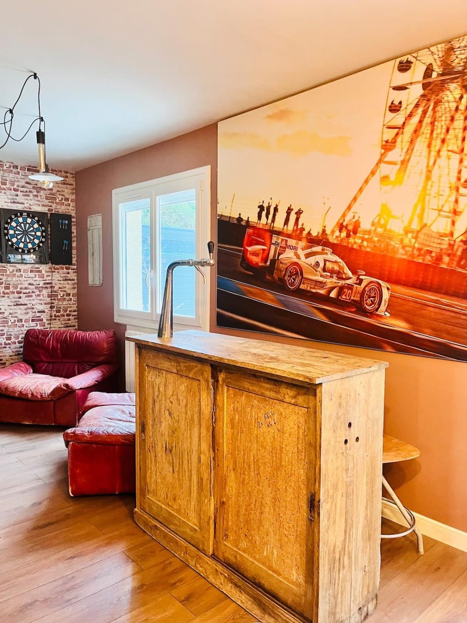 Maison 1440 - STORIES, logement Atypique Sport Auto House in Le Mans