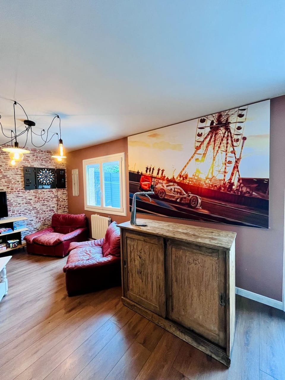 Maison 1440 - STORIES, logement Atypique Sport Auto House in Le Mans
