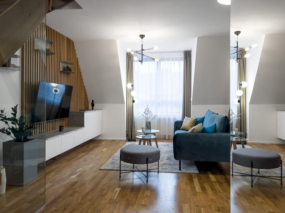 Communal lounge/ TV room, TV and multimedia, Living room, Seating area
