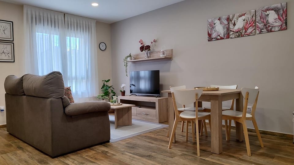 Communal lounge/ TV room, TV and multimedia, Living room, Seating area