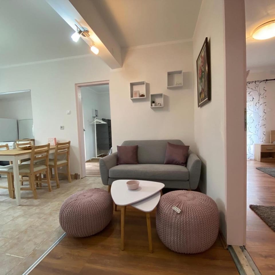 View (from property/room), Seating area, Dining area