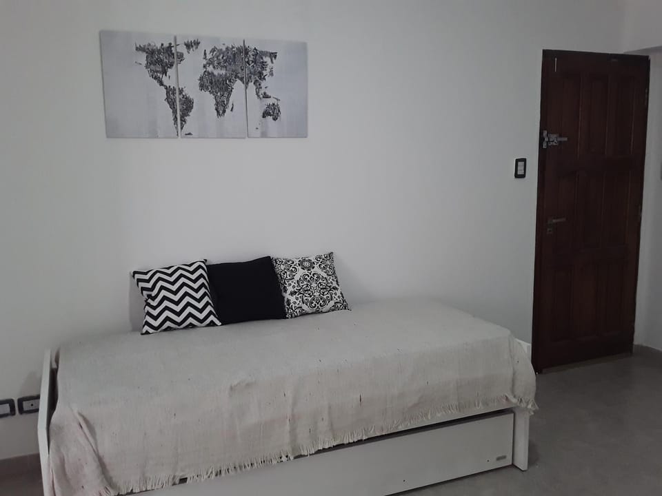 Departamento centrico con cochera a metros de consulado Apartment in Bahía Blanca