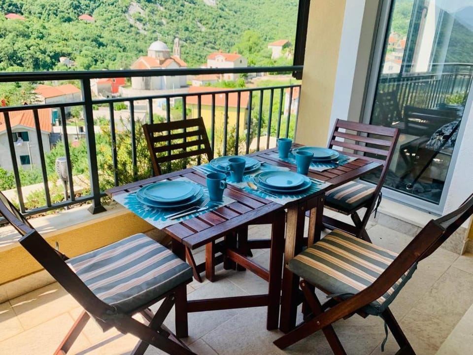 Property building, Billiard, Balcony/Terrace