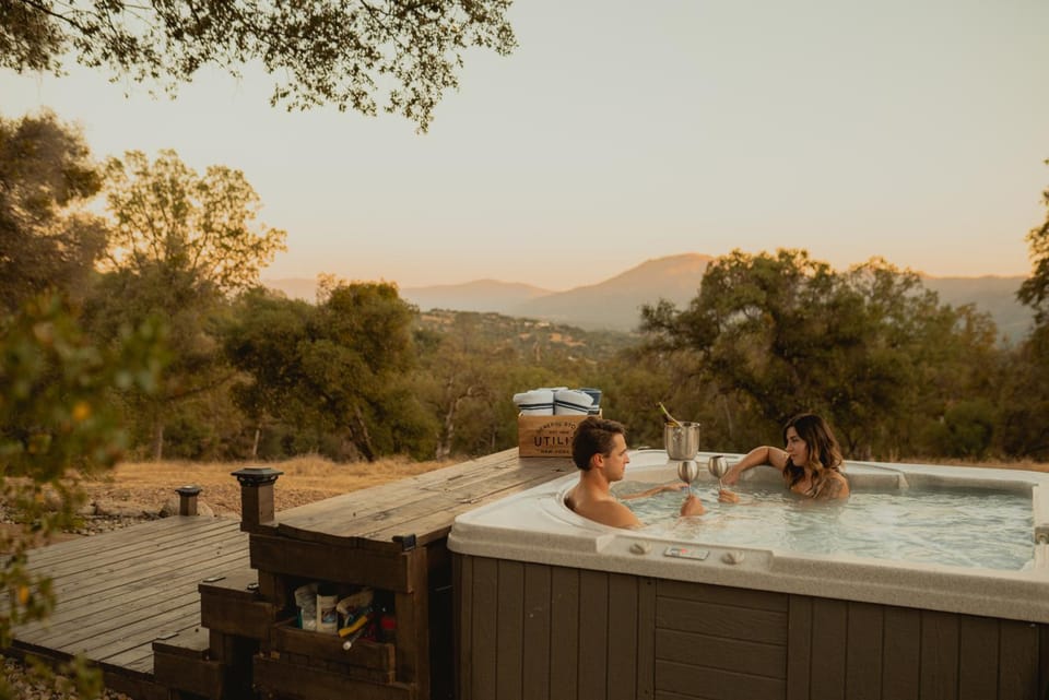 Day, People, Natural landscape, Hot Tub, Mountain view, group of guests