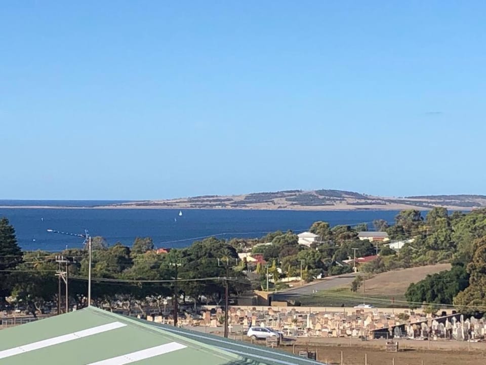 Neighbourhood, Sea view