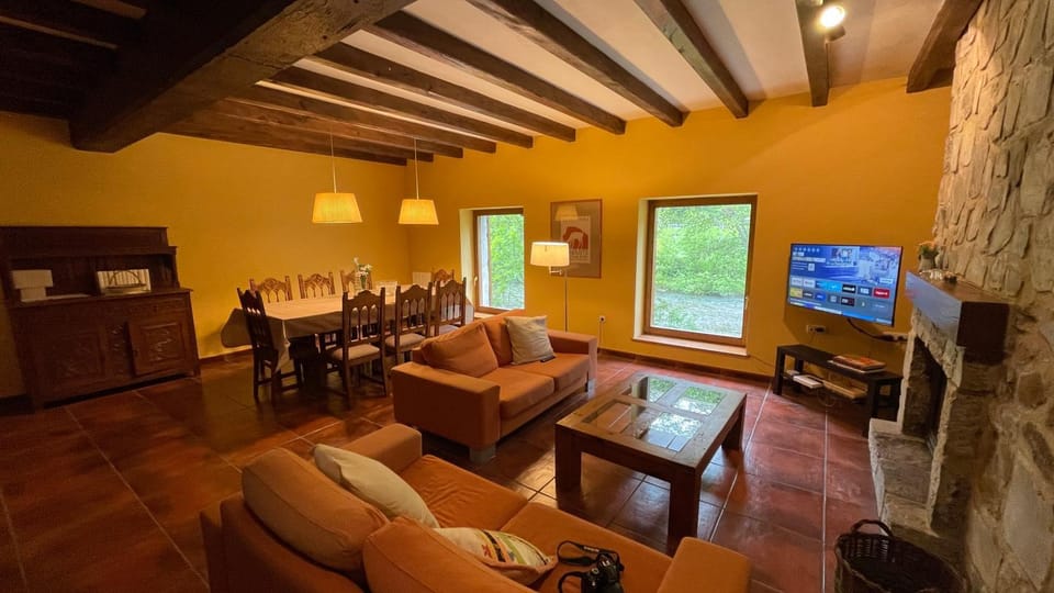 Communal lounge/ TV room, Living room