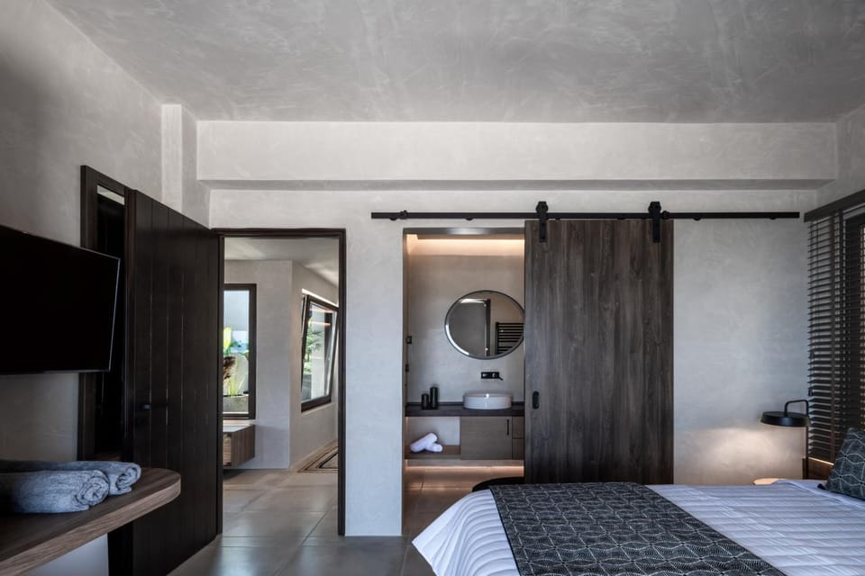Bed, Bathroom, TV and multimedia, Bedroom