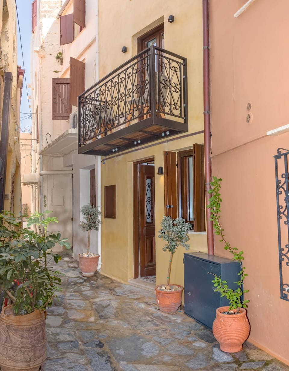 Property building, Facade/entrance