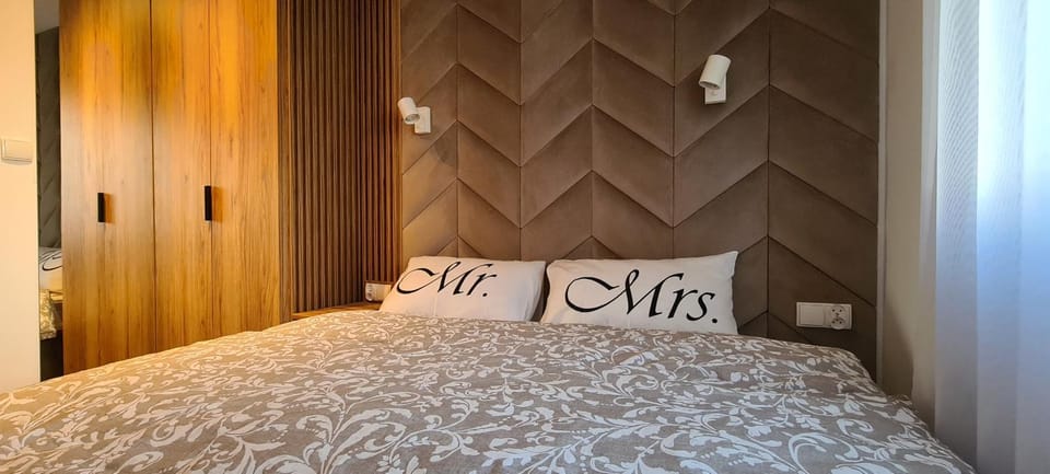 Bed, Bedroom, wardrobe