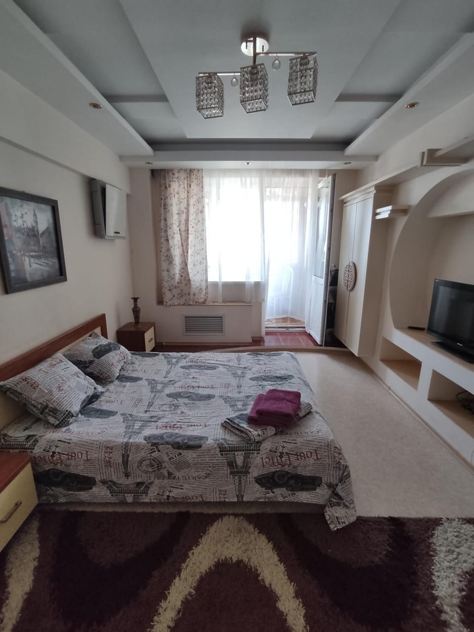 Bed, TV and multimedia, Photo of the whole room, Seating area, Bedroom