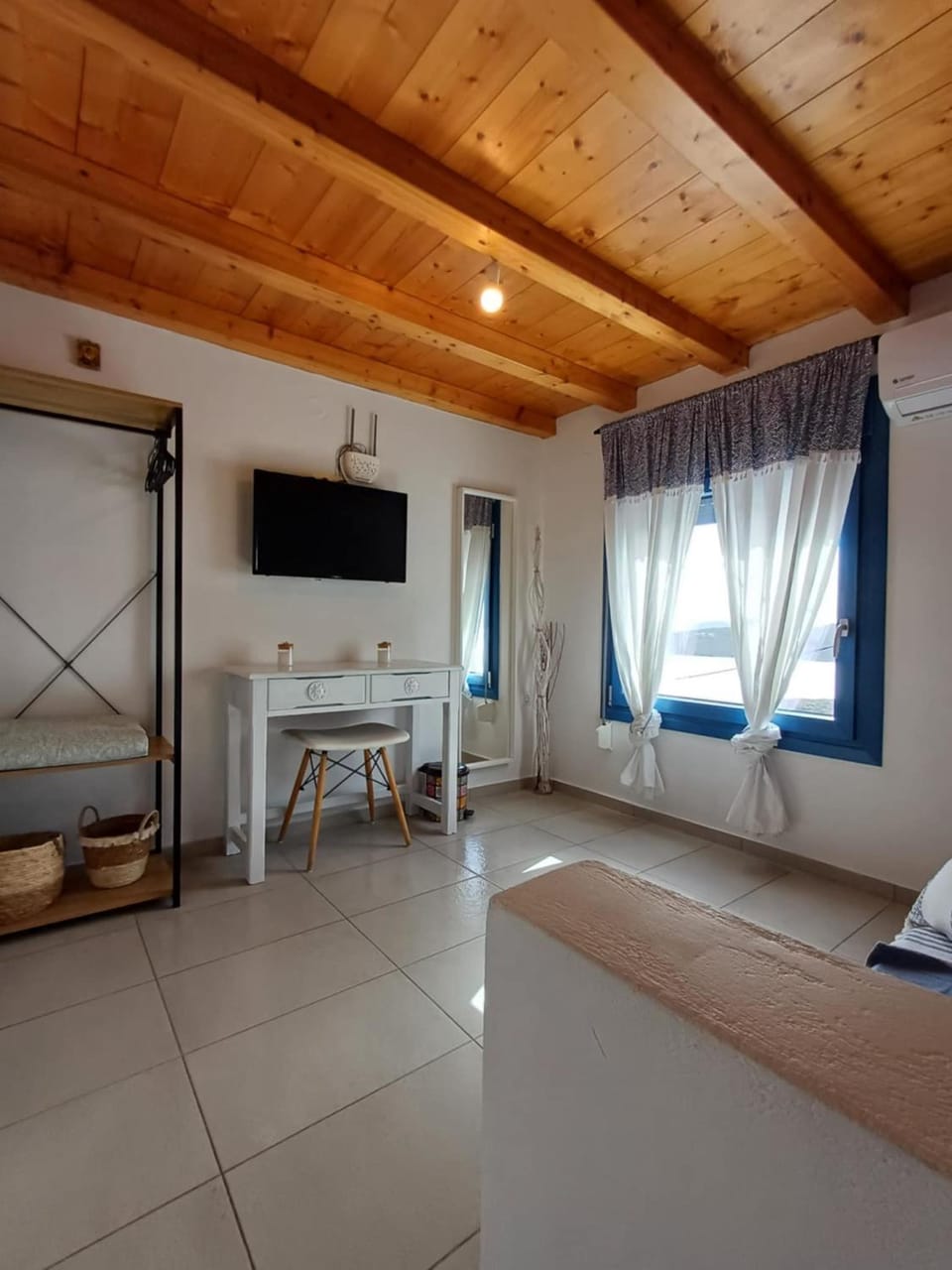SUNRISE VIEW Apartment 2 House in Milos