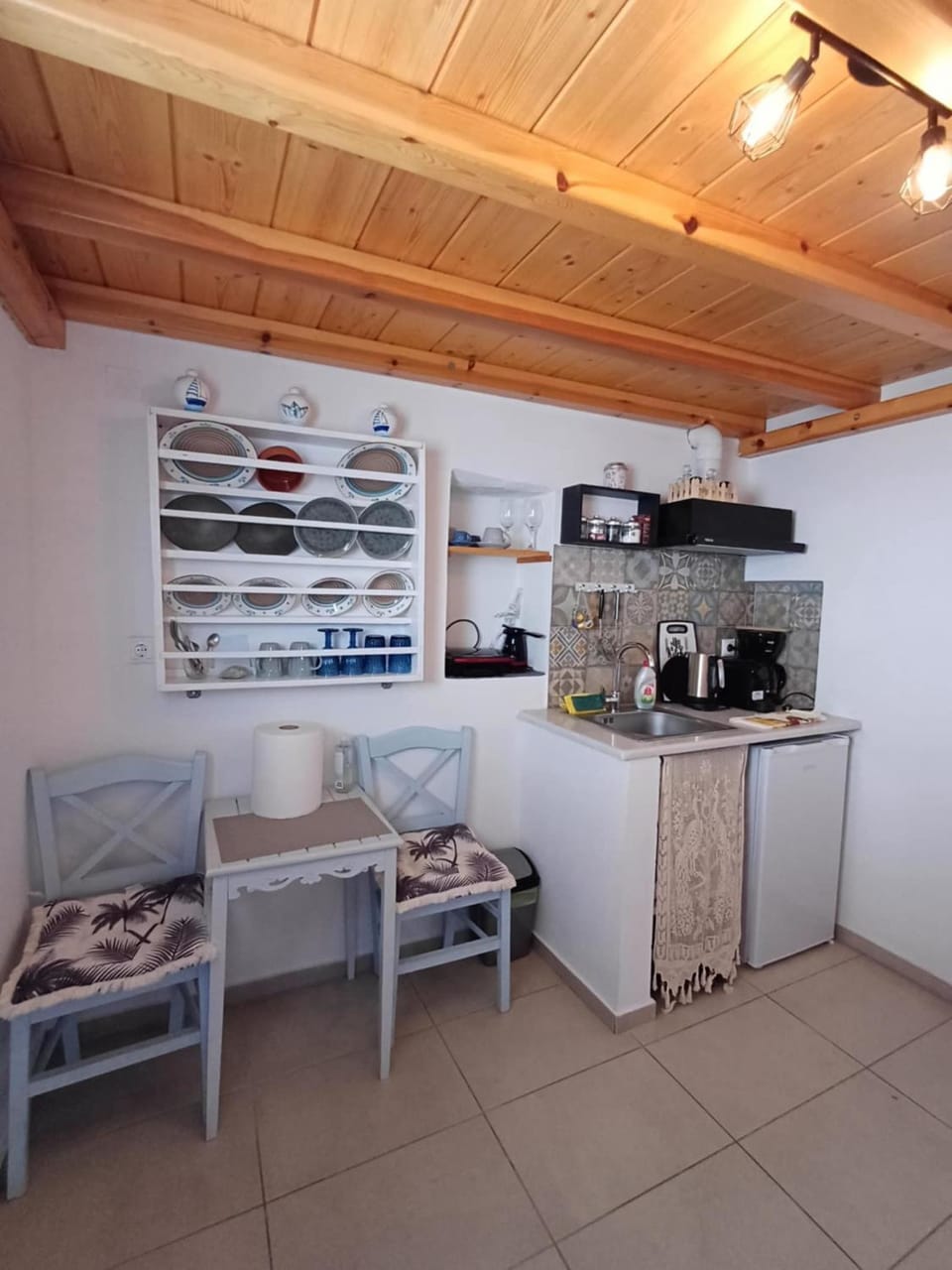 SUNRISE VIEW Apartment 2 House in Milos