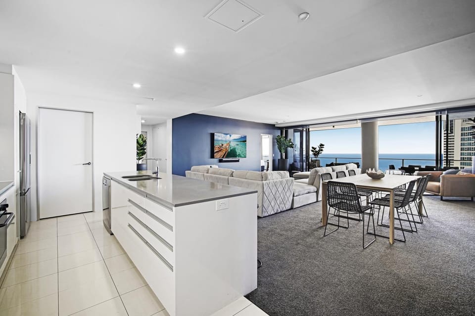 Kitchen or kitchenette, Dining area, Sea view