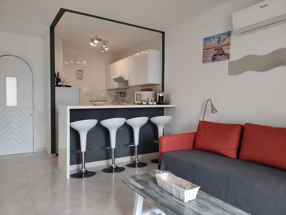 APARTAMENTOS BINIFORCAT CB apto 52 IDEAL PLACE FOR HOLIDAY Apartment in Cala en Blanes