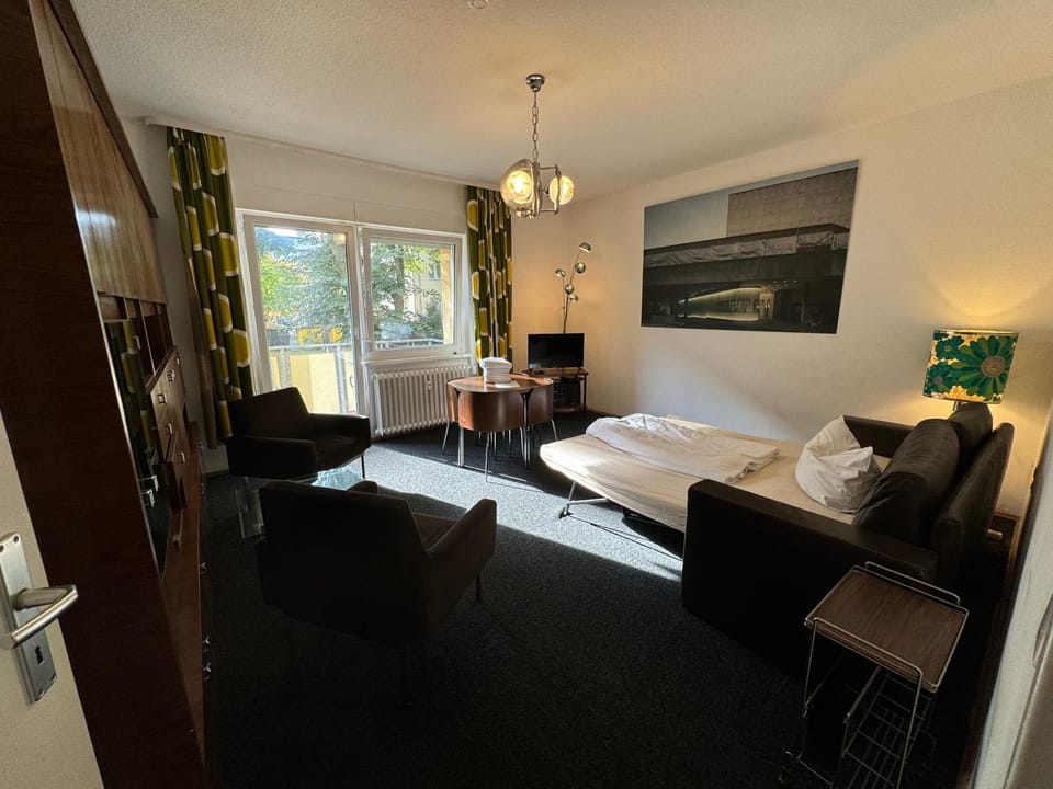 TV and multimedia, Balcony/Terrace, Living room, Seating area, internet