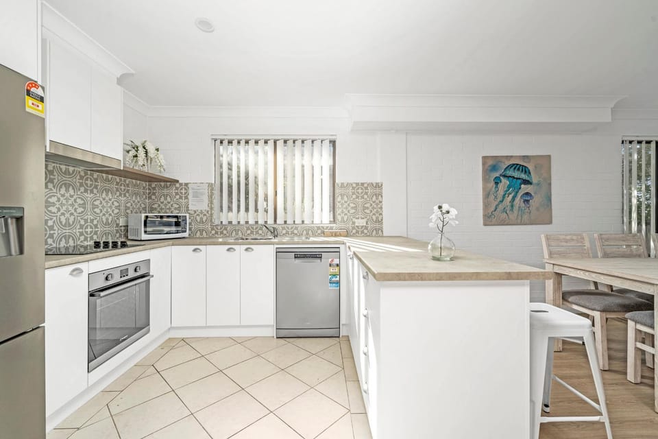 Kitchen or kitchenette, dishwasher, minibar, pet friendly, stove, toaster