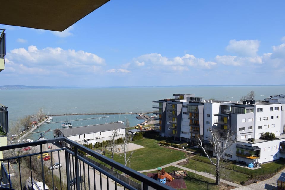 Balcony/Terrace, Lake view