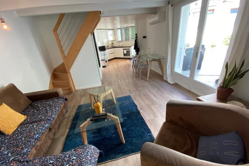 Tiny House - town house in the centre of Annecy terrace & air conditioning House in Annecy