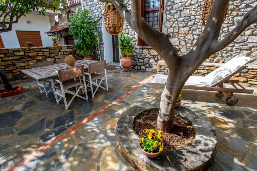 The Backyard Fisherman's House House in Magnesia Prefecture, Greece