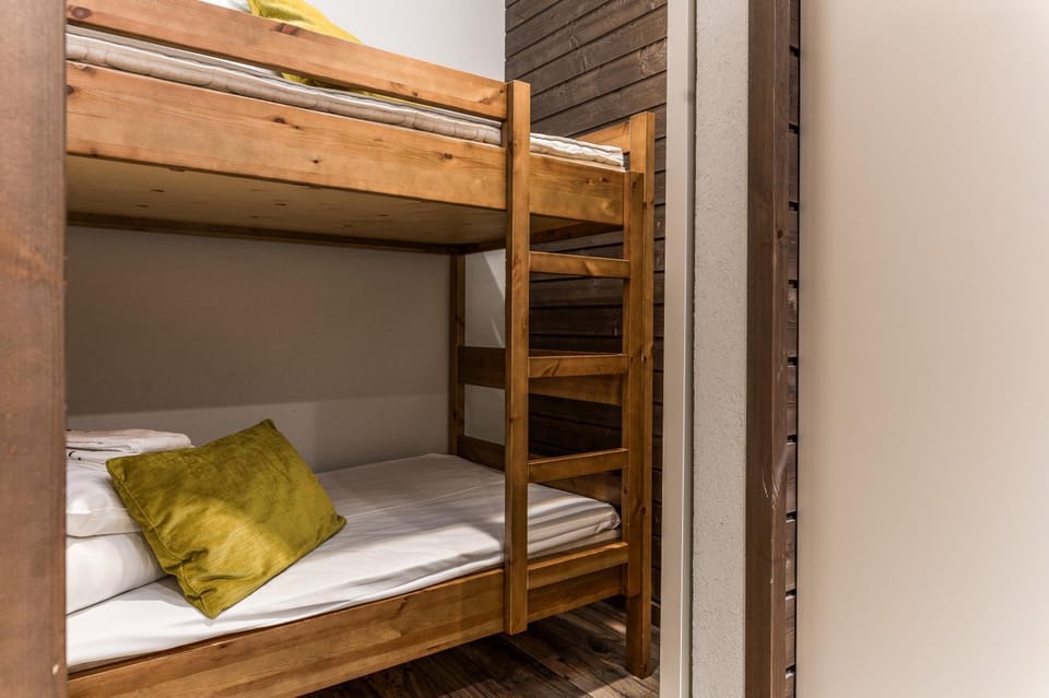 Bed, Bedroom, bunk bed