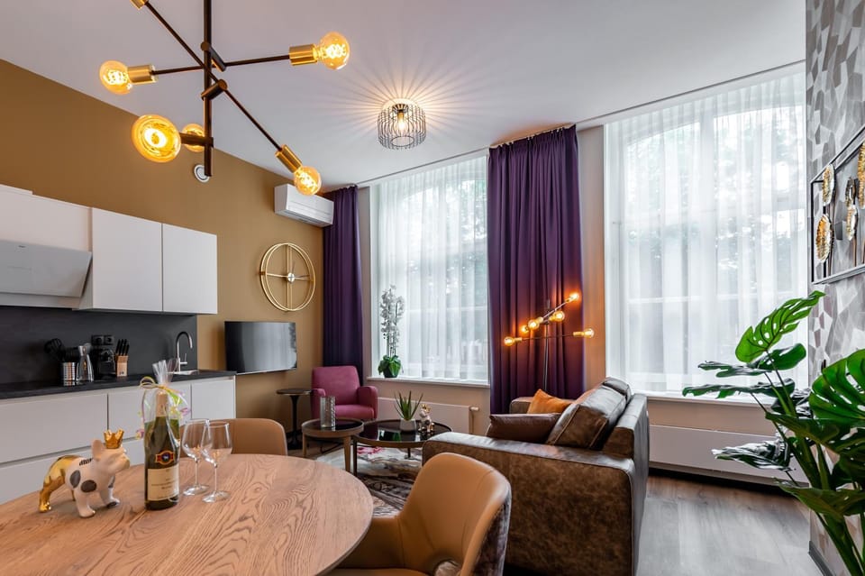 Living room, Dining area