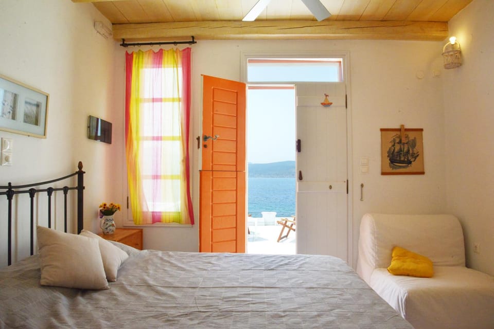 Bed, Bedroom, Sea view