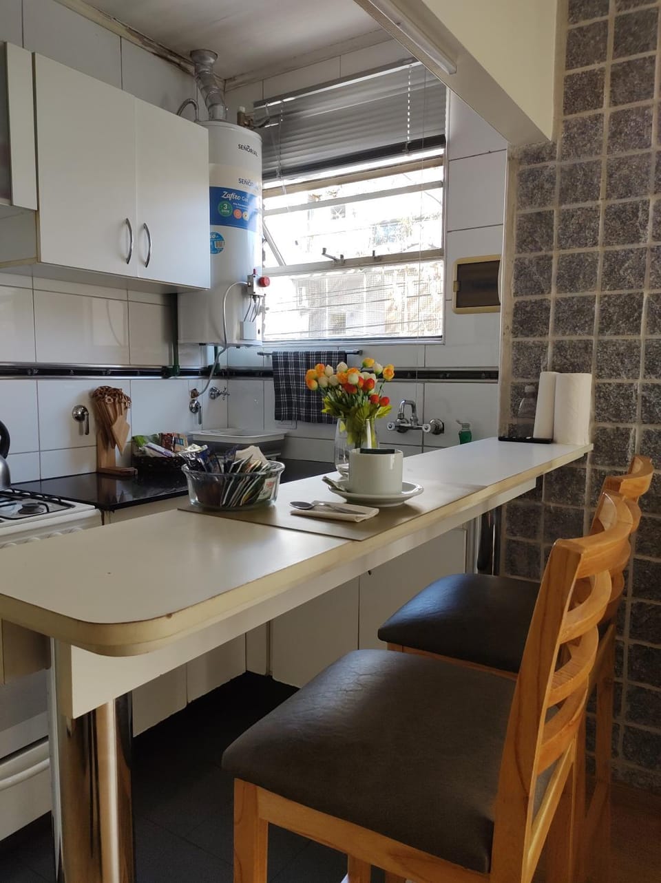 Kitchen or kitchenette, Lounge or bar, Dining area