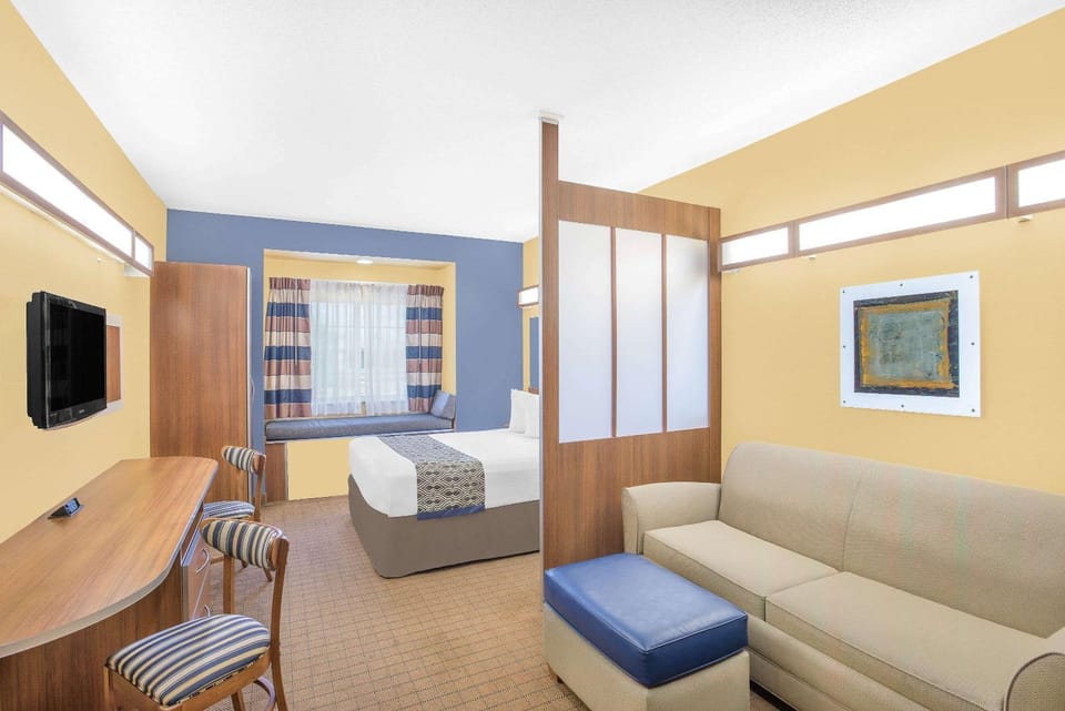 Photo of the whole room, On site
