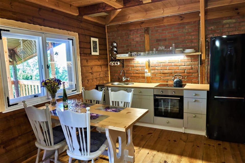 Kitchen or kitchenette, Dining area, Communal kitchen