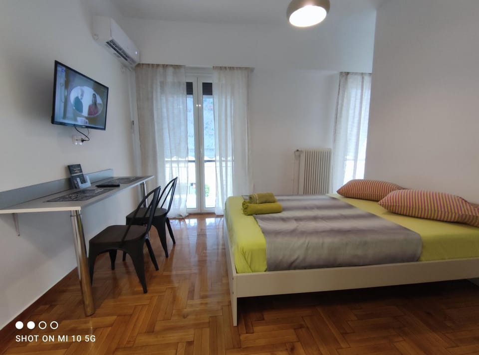 TV and multimedia, Photo of the whole room