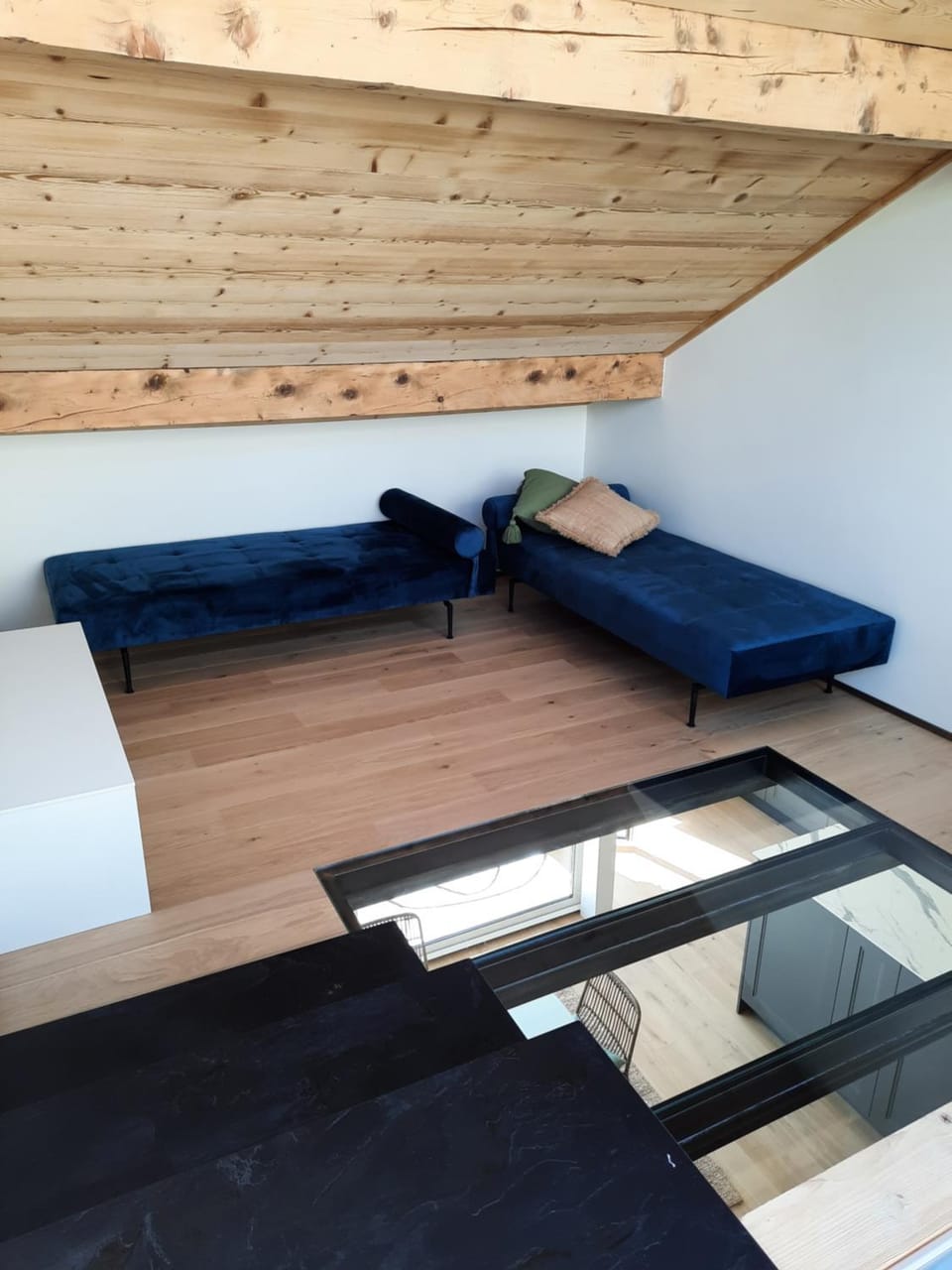 Seating area, Sunrise, Sunset