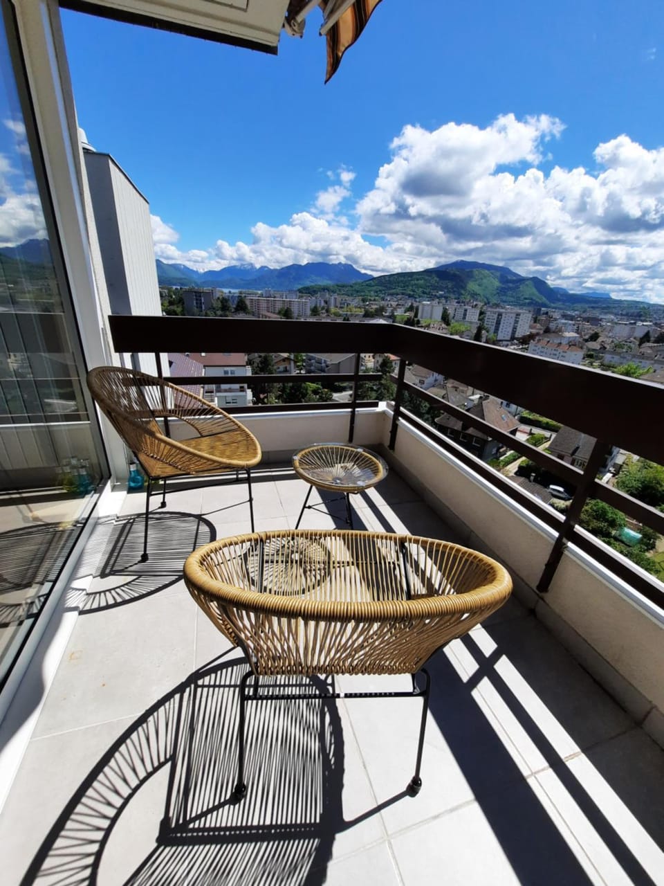 Patio, View (from property/room), Balcony/Terrace, Lake view, Mountain view