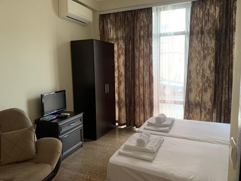 Park and pool apartment Apartment in Nessebar