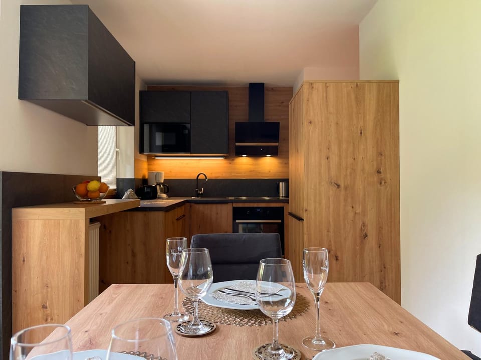 Dining area, Food, kitchen