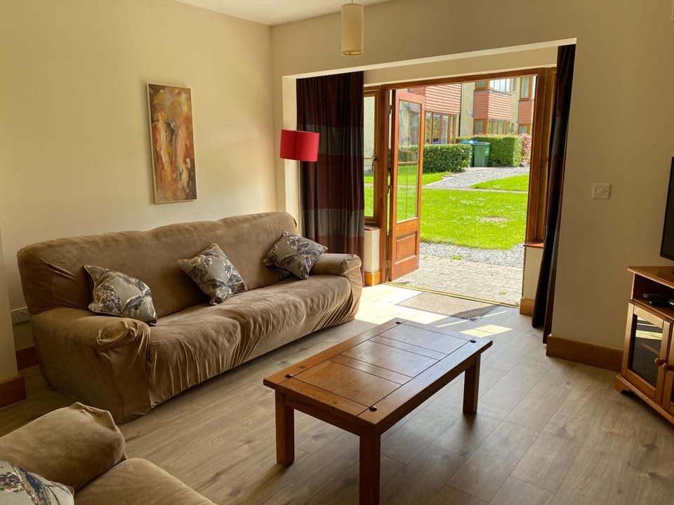 Living room, Garden view