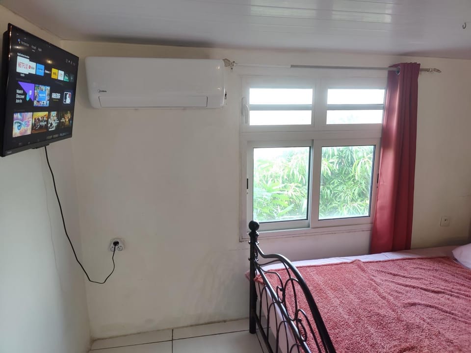 Studio lumineux vue exceptionnelle sur la mer Apartment in Sainte-Anne