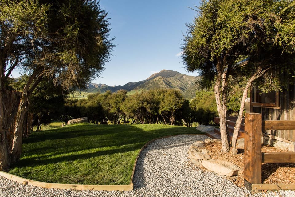 Property building, Facade/entrance, Garden, View (from property/room), Pets, Pets, Garden view, Mountain view, Mountain view