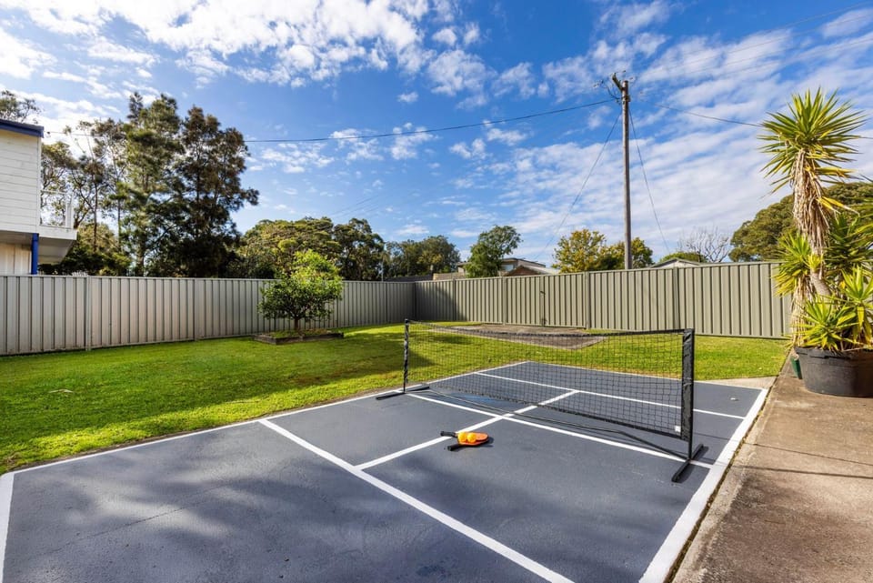 Meeseeks I Pet Friendly I 2 Mins Walk to Beach House in Culburra Beach