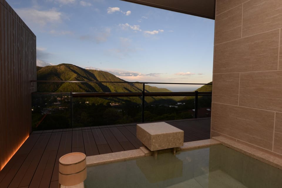 Balcony/Terrace, Mountain view