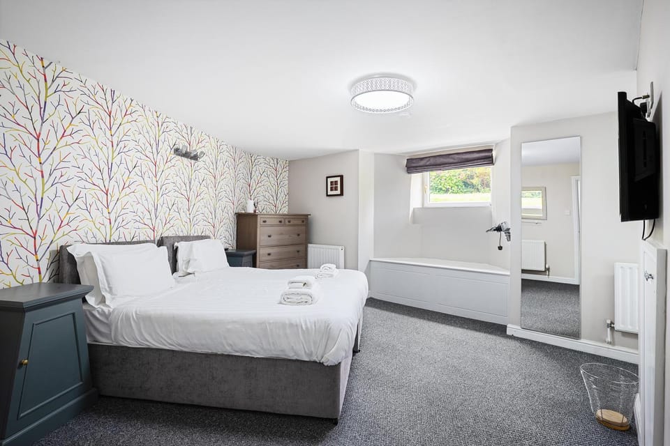 Strawberry One - 3 en-suite bedrooms, Private Parking - Harrogate Holiday Apartments Apartment in Harrogate