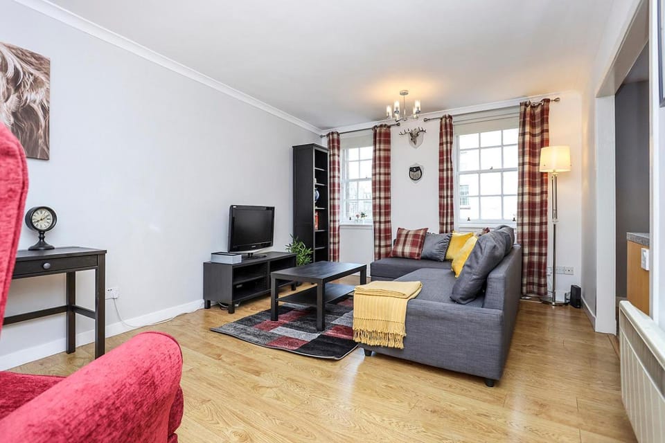 Communal lounge/ TV room, TV and multimedia, Living room, Seating area