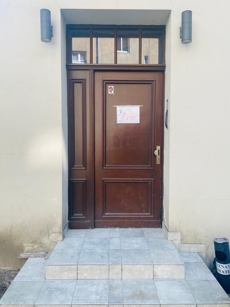 Facade/entrance