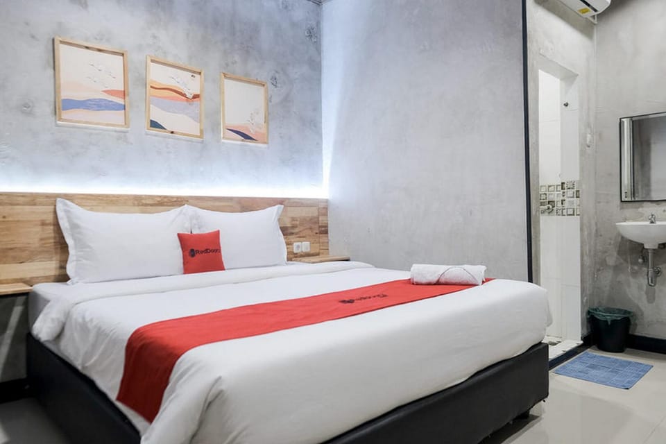 RedDoorz @ Sekip Medan Hotel in Indonesia