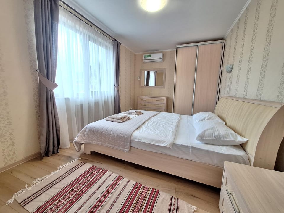 View (from property/room), Bedroom, wardrobe, air conditioner