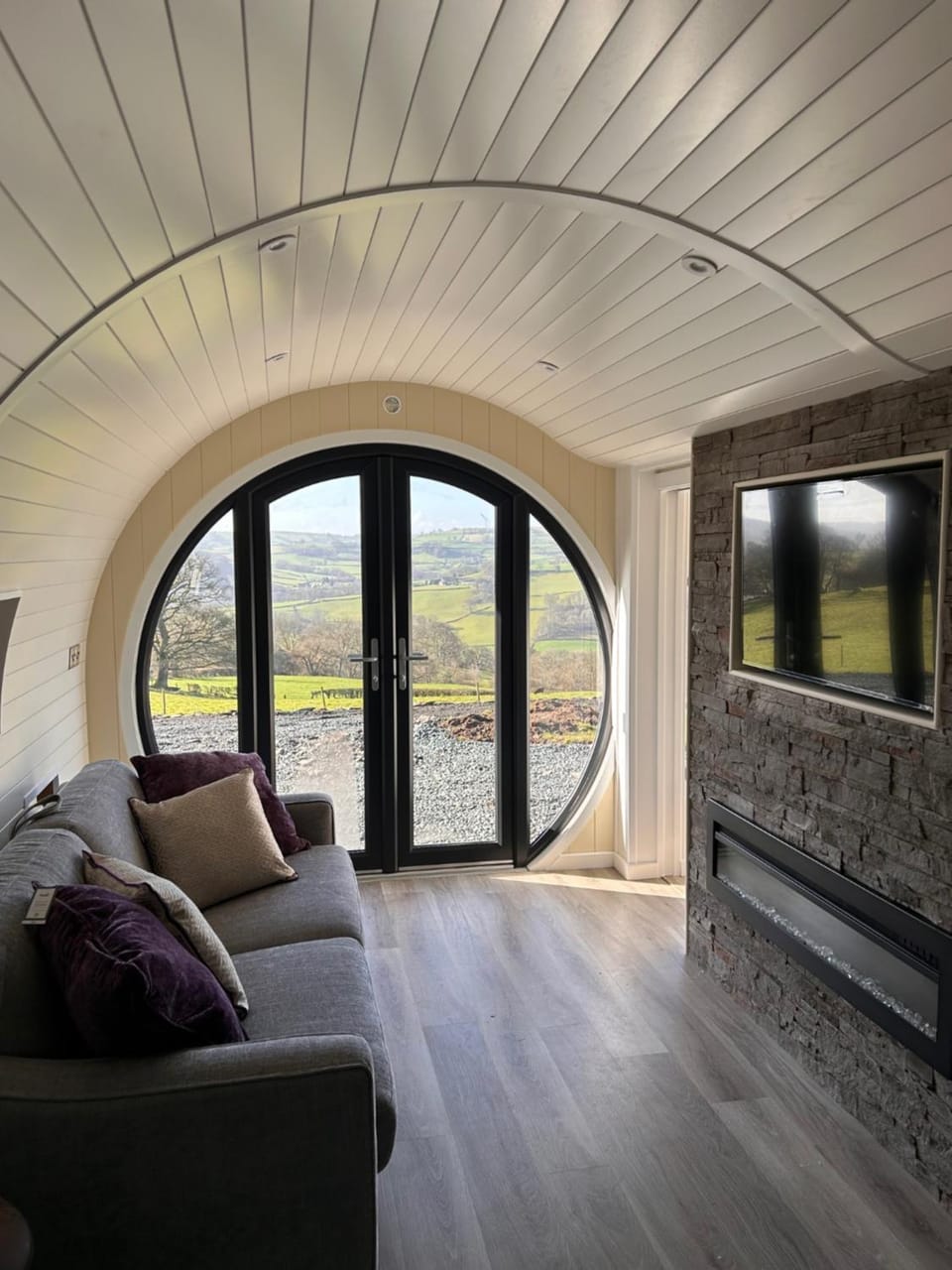 Great House Farm Luxury Pods and Self Catering Campground/ 
RV Resort in Wales