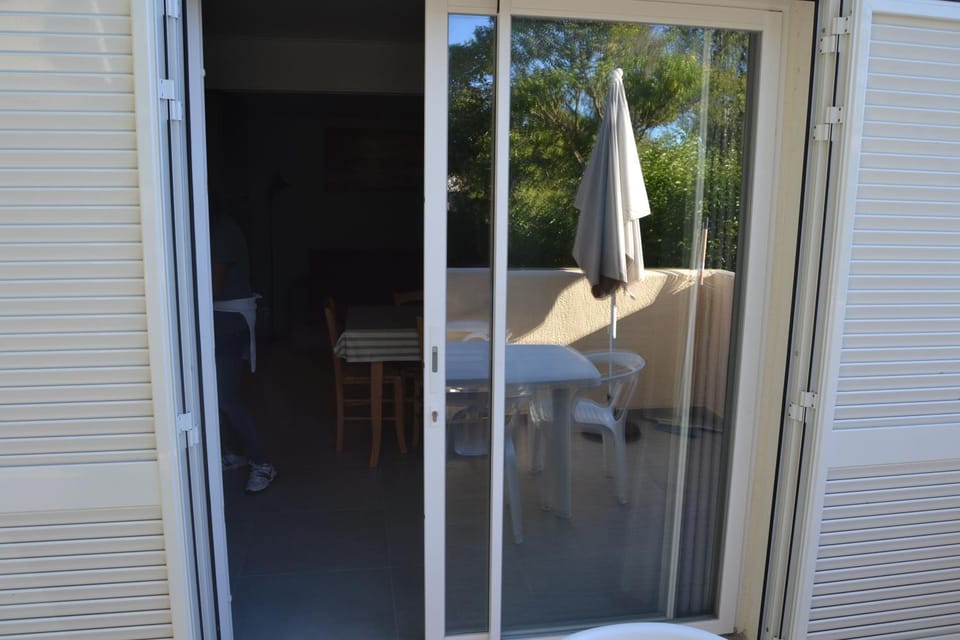 Patio, Facade/entrance
