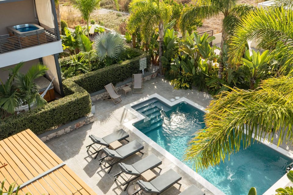 Patio, Spring, Day, Natural landscape, Garden, Garden view, Pool view, Swimming pool, sunbed