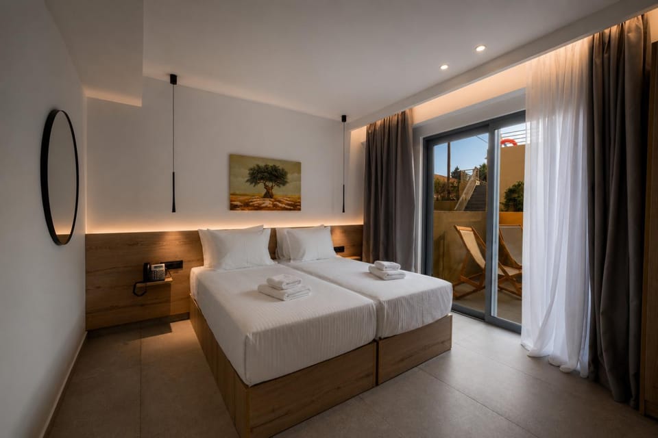 Bed, TV and multimedia, Bedroom