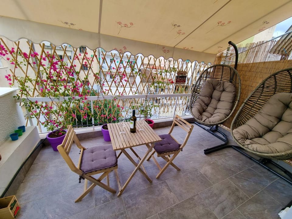 Balcony/Terrace, Alcoholic drinks, sunbed