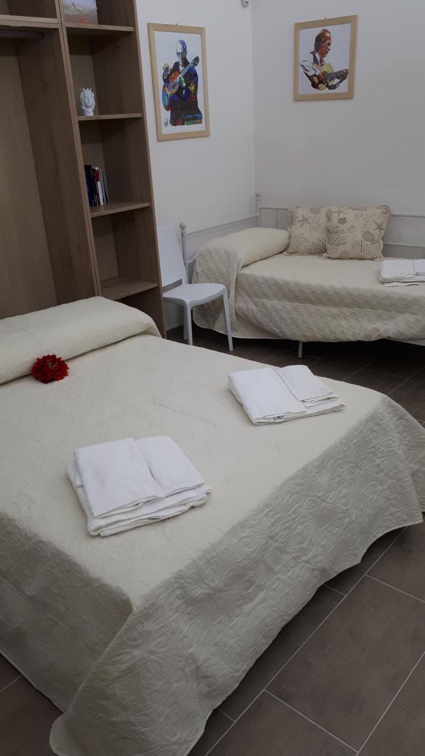 La Vie En Rose House in Marsala